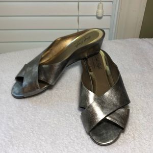 NEW Soft Style (hush puppies) wedge side ons